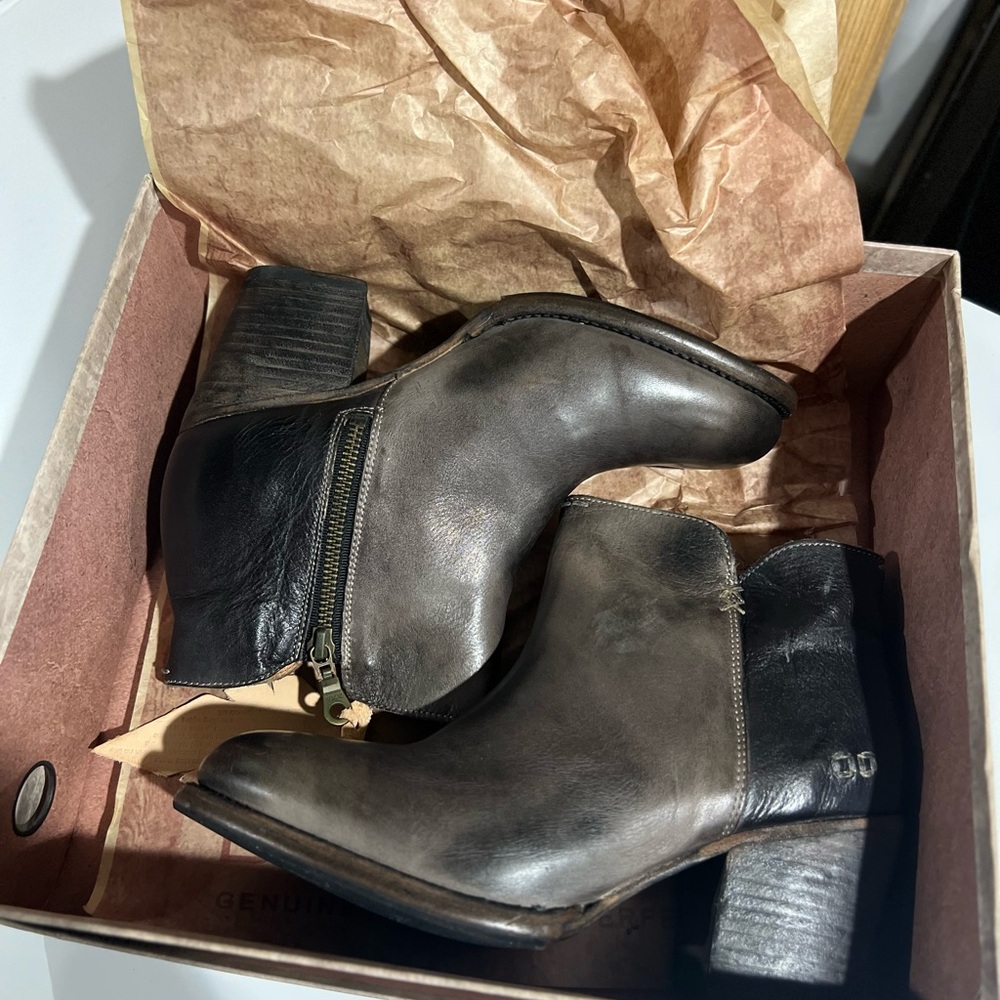 Bed Stu Black and Gray Leather “Yell” Ankle Boots NWT